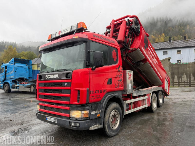 1999 Scania R124 Spyle/sugebil med Korp&Son påbygg - Utility-/ Spesiell maskin: bilde 1 1999 Scania R124 Spyle/sugebil med Korp&Son påbygg - Utility-/ Spesiell maskin: bilde 1