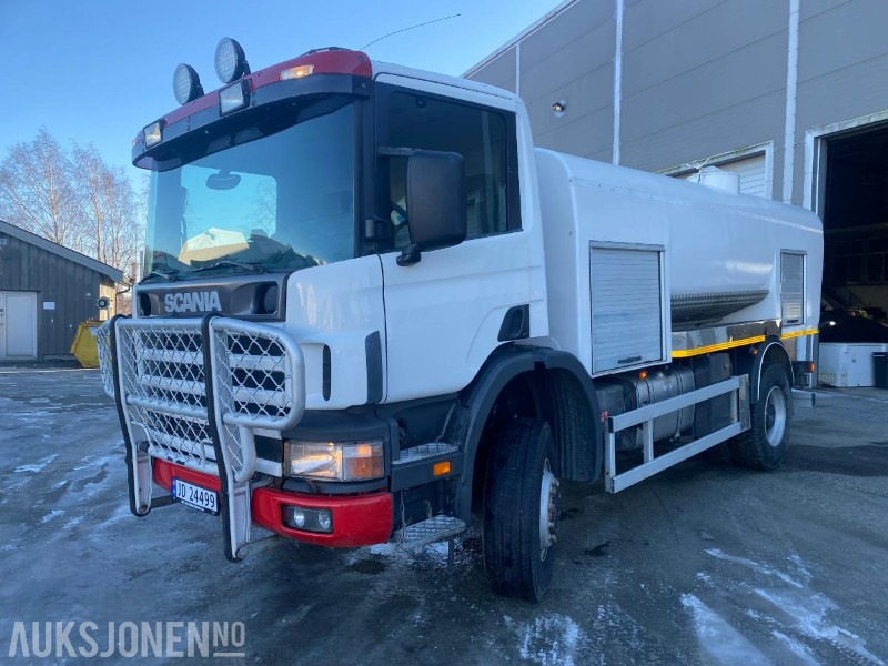 2000 Scania P-serie - Spylebil - Nyrestaurert - 4x4 - Utility-/ Spesiell maskin: bilde 1 2000 Scania P-serie - Spylebil - Nyrestaurert - 4x4 - Utility-/ Spesiell maskin: bilde 1