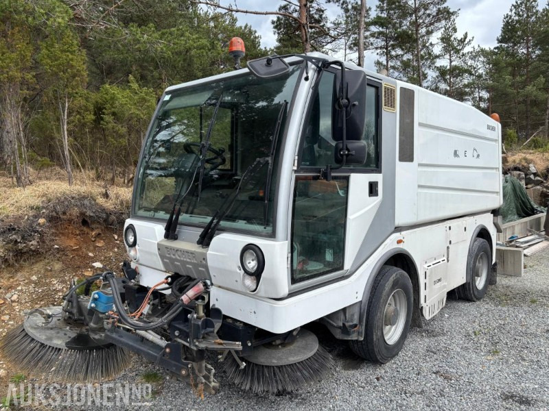 2010 Bucher CityCat 5000 feiebil / kostebil - Utility-/ Spesiell maskin: bilde 1 2010 Bucher CityCat 5000 feiebil / kostebil - Utility-/ Spesiell maskin: bilde 1