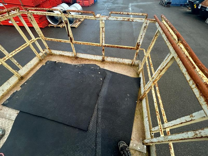 Leie  2013 Volvo FMX 370 6X4 med NORMET Esslift 1000 plattform / korg - nylig EU godkjent 2013 Volvo FMX 370 6X4 med NORMET Esslift 1000 plattform / korg - nylig EU godkjent: bilde 11