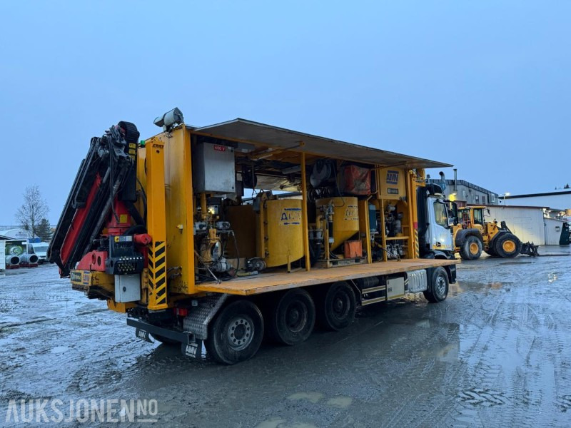 2017 Mercedes-Benz Arocs 3235 8x4, Injeksjonsrigg AMV, EURO 6, påmontert kran - Utility-/ Spesiell maskin: bilde 5 2017 Mercedes-Benz Arocs 3235 8x4, Injeksjonsrigg AMV, EURO 6, påmontert kran - Utility-/ Spesiell maskin: bilde 5