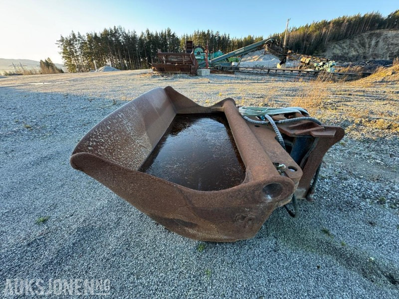 2005 SMP pusseskuffe med hydraulisk tilt / S70 feste - Utstyr for Bygg og anlegg: bilde 2 2005 SMP pusseskuffe med hydraulisk tilt / S70 feste - Utstyr for Bygg og anlegg: bilde 2