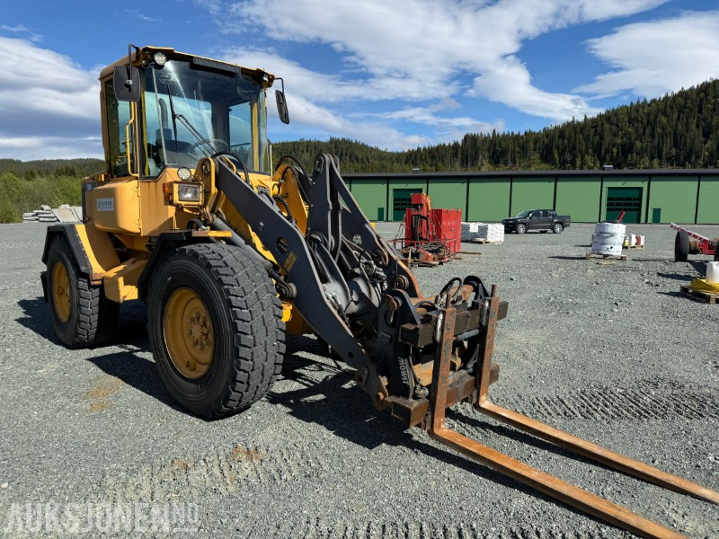 VOLVO L50D Hjullaster m/ pallegaffel og ny skuff - Hjullaster: bilde 2 VOLVO L50D Hjullaster m/ pallegaffel og ny skuff - Hjullaster: bilde 2