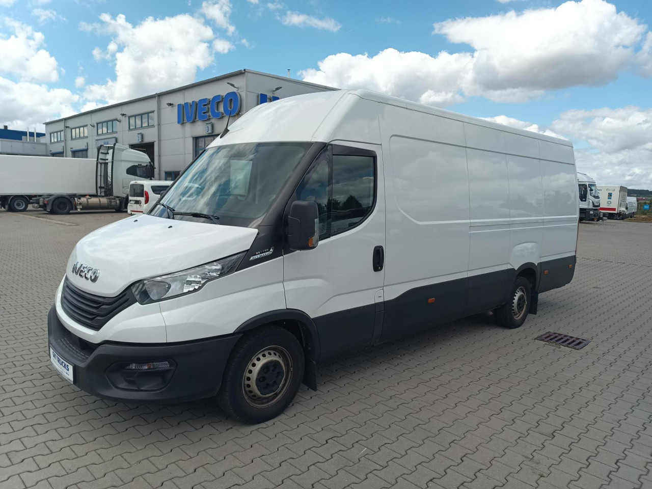 IVECO Daily 35S16A8V - Kassebil: bilde 1 IVECO Daily 35S16A8V - Kassebil: bilde 1