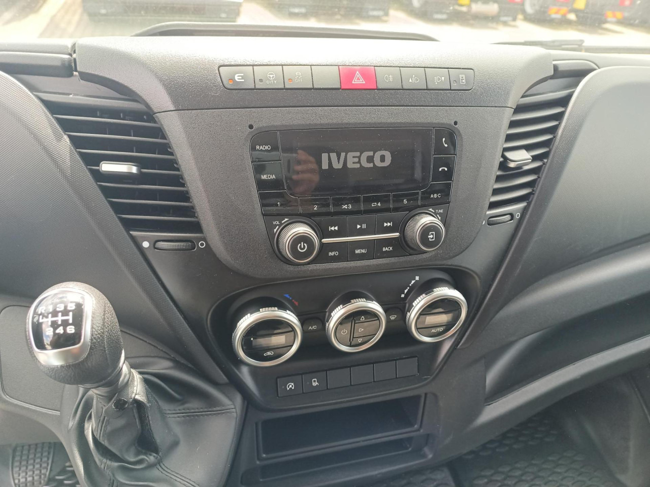 IVECO Daily 35S16V - Kassebil: bilde 5 IVECO Daily 35S16V - Kassebil: bilde 5