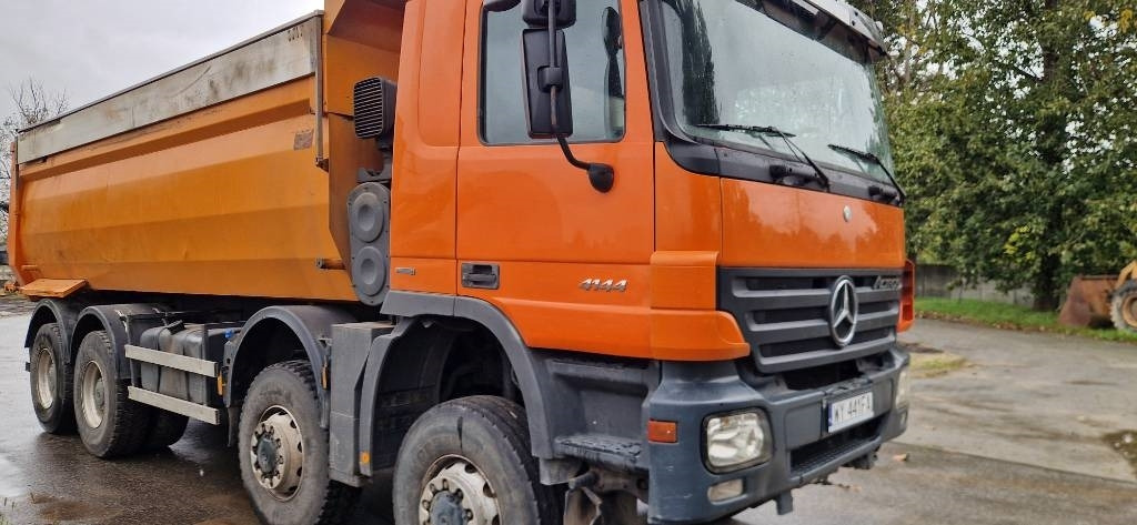 Mercedes-Benz Actros 4144 - Tippbil: bilde 3 Mercedes-Benz Actros 4144 - Tippbil: bilde 3