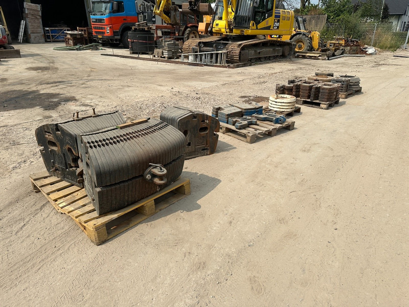 Fiat Gewichten Front weights / Wheel weights - Traktor: bilde 1 Fiat Gewichten Front weights / Wheel weights - Traktor: bilde 1
