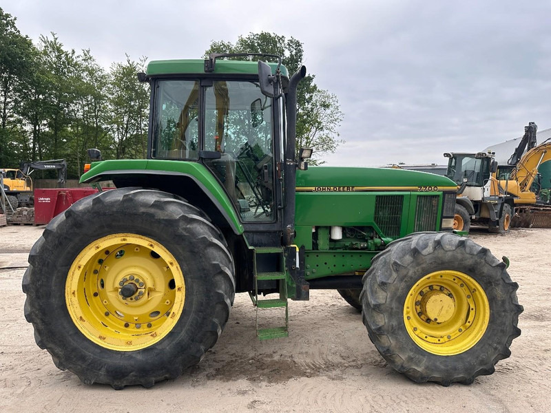 John Deere 7700 PowerQuad - Front linkage - Traktor: bilde 4 John Deere 7700 PowerQuad - Front linkage - Traktor: bilde 4