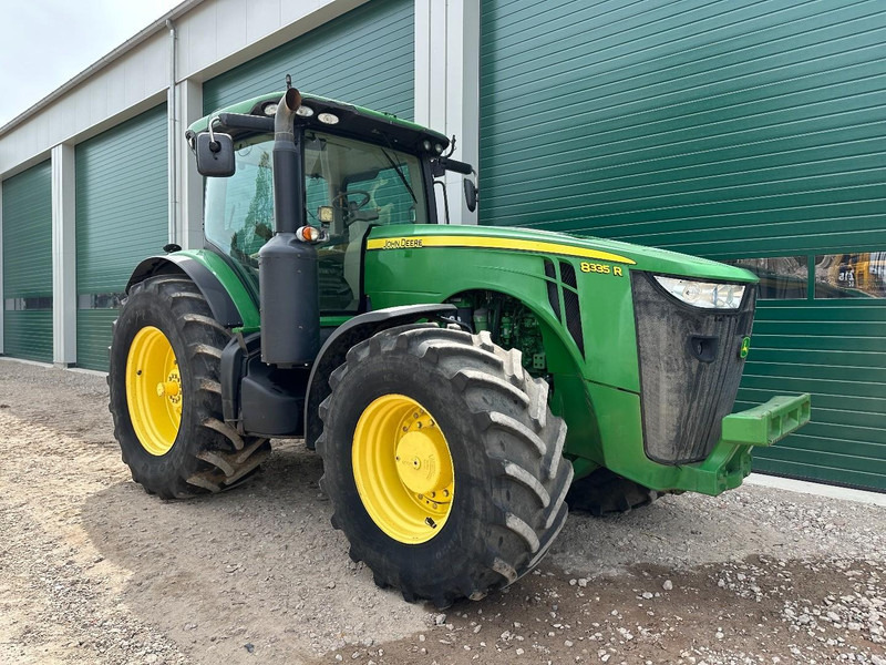 John Deere 8335R AutoPower - Traktor: bilde 2 John Deere 8335R AutoPower - Traktor: bilde 2
