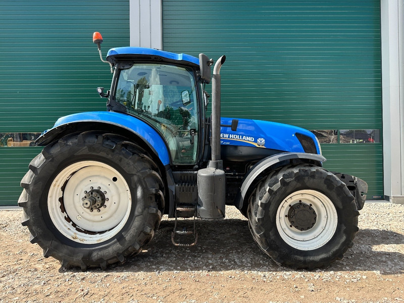 New Holland T7.235 Power Command - Traktor: bilde 4 New Holland T7.235 Power Command - Traktor: bilde 4