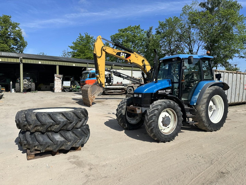 New Holland TS 90 - Traktor: bilde 1 New Holland TS 90 - Traktor: bilde 1