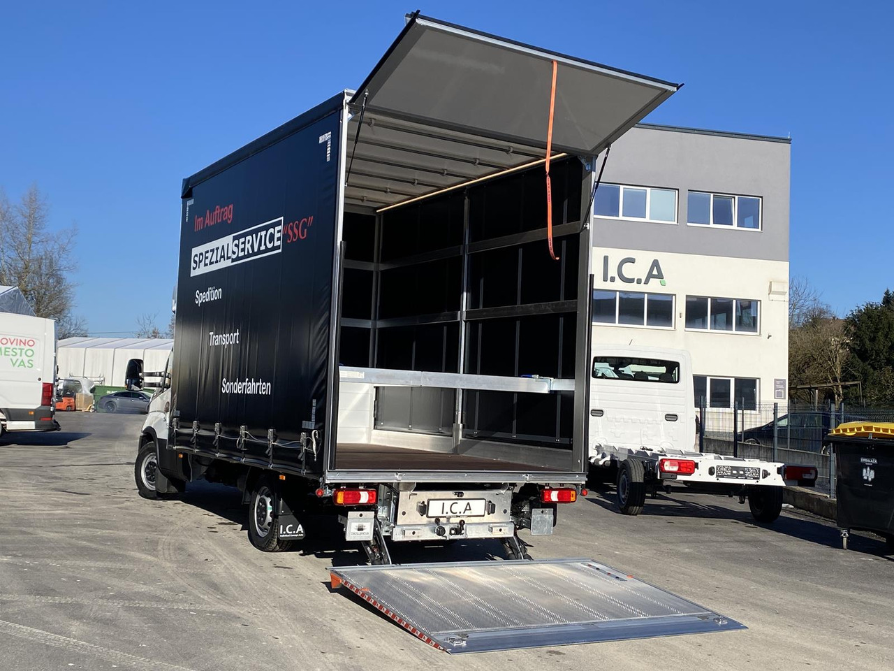 Leie IVECO DAILY 35S18HP D30C | PRITSCHE PLANE + SCHLAFKABINE + LADERAMPE IVECO DAILY 35S18HP D30C | PRITSCHE PLANE + SCHLAFKABINE + LADERAMPE: bilde 15 Leie IVECO DAILY 35S18HP D30C | PRITSCHE PLANE + SCHLAFKABINE + LADERAMPE IVECO DAILY 35S18HP D30C | PRITSCHE PLANE + SCHLAFKABINE + LADERAMPE: bilde 15