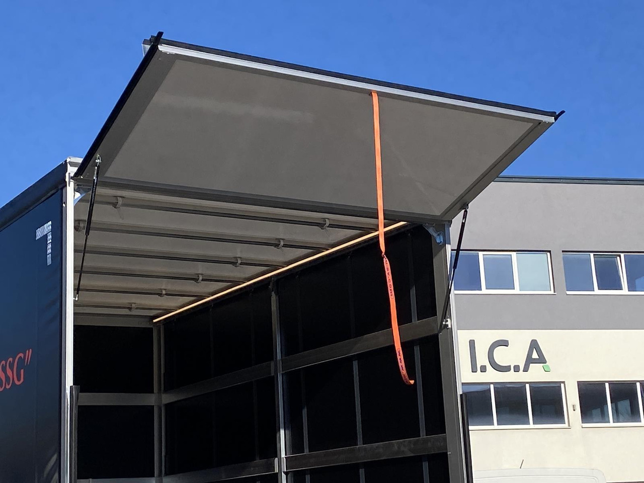 Leie IVECO DAILY 35S18HP D30C | PRITSCHE PLANE + SCHLAFKABINE + LADERAMPE IVECO DAILY 35S18HP D30C | PRITSCHE PLANE + SCHLAFKABINE + LADERAMPE: bilde 14 Leie IVECO DAILY 35S18HP D30C | PRITSCHE PLANE + SCHLAFKABINE + LADERAMPE IVECO DAILY 35S18HP D30C | PRITSCHE PLANE + SCHLAFKABINE + LADERAMPE: bilde 14