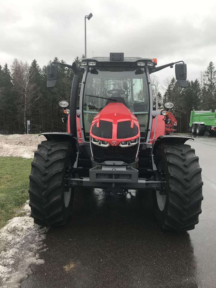 Massey Ferguson MF 5S.115 Dyna-4 ESSENTIAL - Traktor: bilde 3 Massey Ferguson MF 5S.115 Dyna-4 ESSENTIAL - Traktor: bilde 3