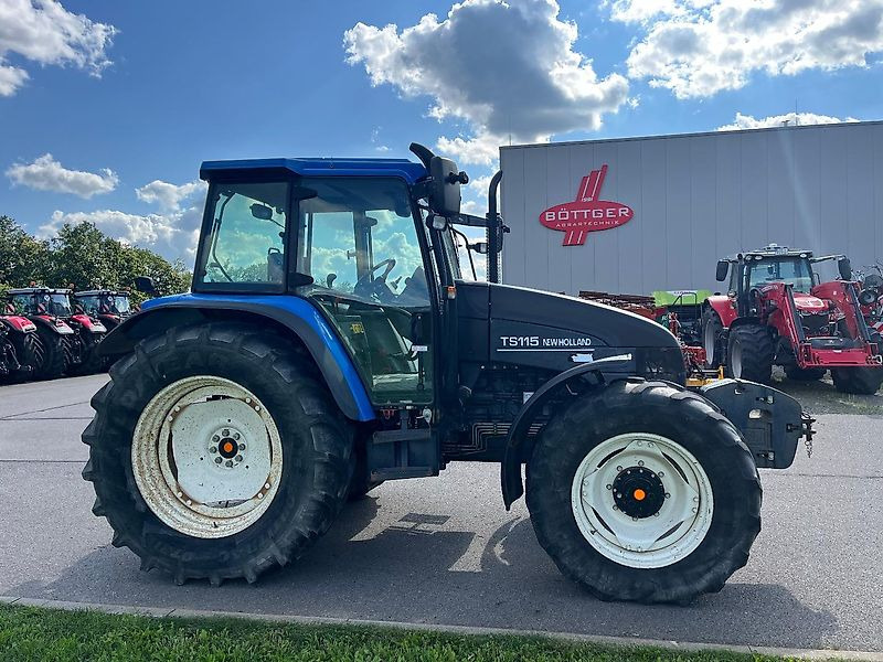 New Holland TS 115 - Traktor: bilde 4 New Holland TS 115 - Traktor: bilde 4