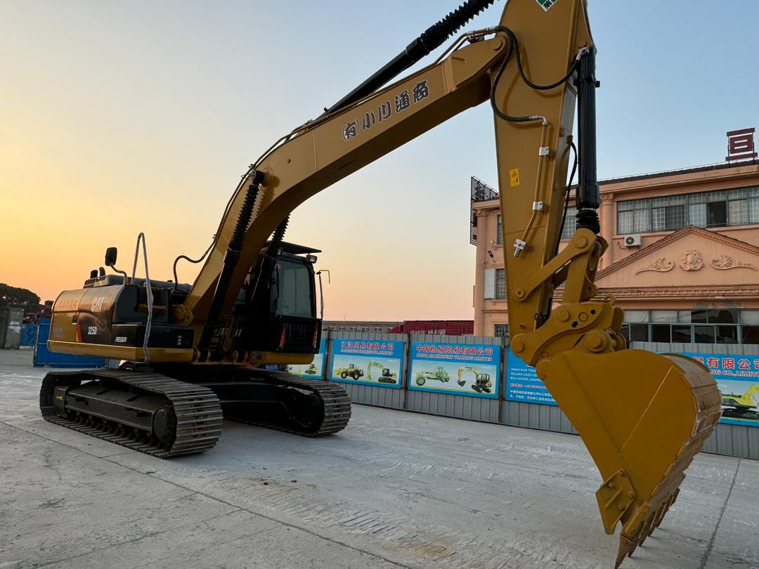 CATERPILLAR 325D CAT 320D 320D2 320GC 329D 330D 330D2 Used Excavator in High Quality for Sale - Beltegraver: bilde 4 CATERPILLAR 325D CAT 320D 320D2 320GC 329D 330D 330D2 Used Excavator in High Quality for Sale - Beltegraver: bilde 4