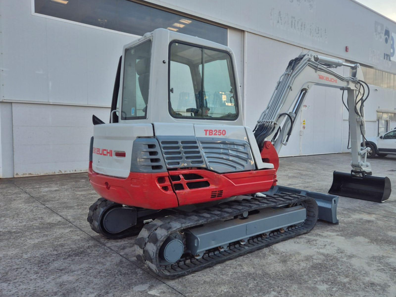 Takeuchi TB250 - Minigraver: bilde 5 Takeuchi TB250 - Minigraver: bilde 5