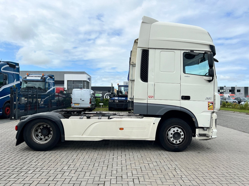 DAF XF 460 4x2 Trekker SSC / 2x Tank / full spoiler - Trekkvogn: bilde 4 DAF XF 460 4x2 Trekker SSC / 2x Tank / full spoiler - Trekkvogn: bilde 4