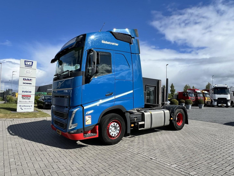 Volvo FH 460 4x2 trekker Globetrotter / 2x Fuel Tank - Trekkvogn: bilde 1 Volvo FH 460 4x2 trekker Globetrotter / 2x Fuel Tank - Trekkvogn: bilde 1