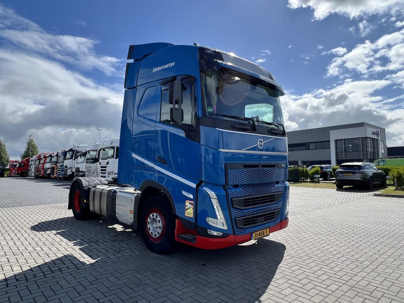 Volvo FH 460 4x2 trekker Globetrotter / 2x Fuel Tank - Trekkvogn: bilde 3 Volvo FH 460 4x2 trekker Globetrotter / 2x Fuel Tank - Trekkvogn: bilde 3