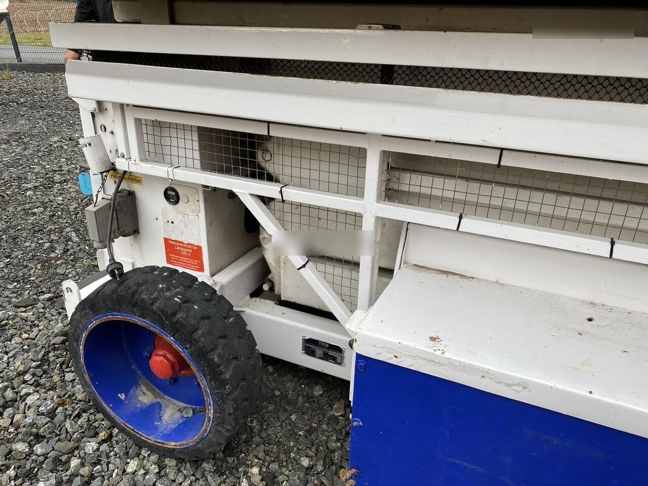 Bluelift NACELA LIFT TKD HL 80 EV / Electrica / 9,7 m / 850 kg - Sakselift: bilde 4 Bluelift NACELA LIFT TKD HL 80 EV / Electrica / 9,7 m / 850 kg - Sakselift: bilde 4