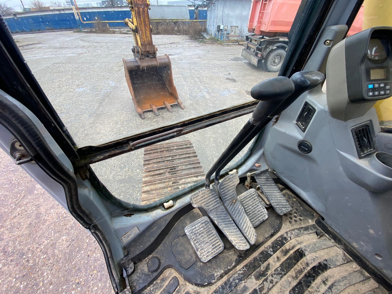 New Holland Kobelco E 215 22 T Klima - Beltegraver: bilde 5 New Holland Kobelco E 215 22 T Klima - Beltegraver: bilde 5