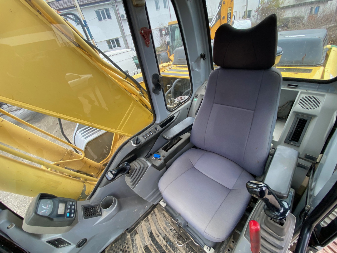 New Holland Kobelco E 215 22 T Klima - Beltegraver: bilde 3 New Holland Kobelco E 215 22 T Klima - Beltegraver: bilde 3