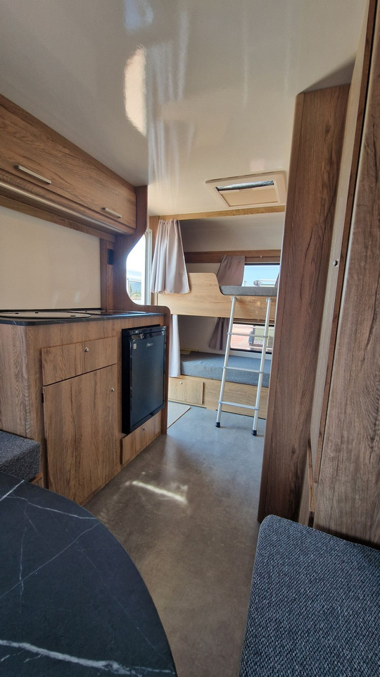 N-LAZUR Niewiadów Nowa Przyczepa Kempingowa dla 4 osób z Łazienką - Campingvogn: bilde 2 N-LAZUR Niewiadów Nowa Przyczepa Kempingowa dla 4 osób z Łazienką - Campingvogn: bilde 2