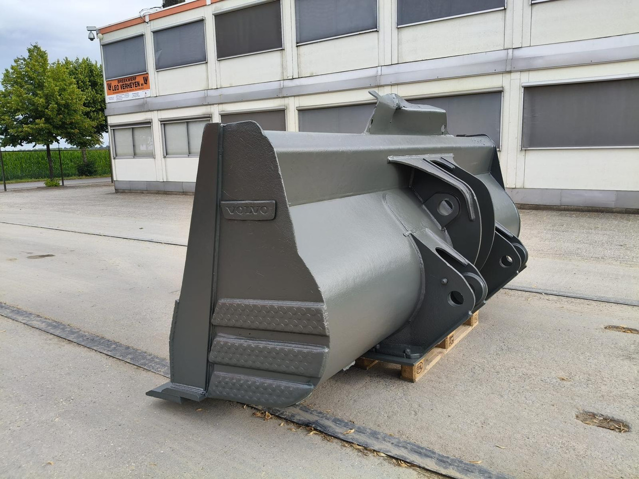 Volvo L 220 - Lasterskuffe: bilde 3 Volvo L 220 - Lasterskuffe: bilde 3