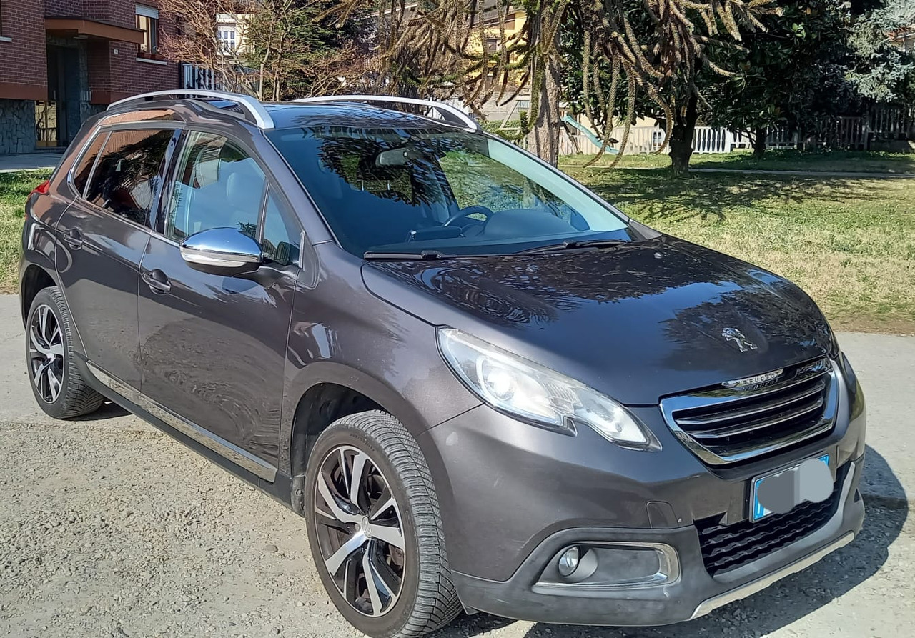 PEUGEOT 2008 - Sedan: bilde 1 PEUGEOT 2008 - Sedan: bilde 1