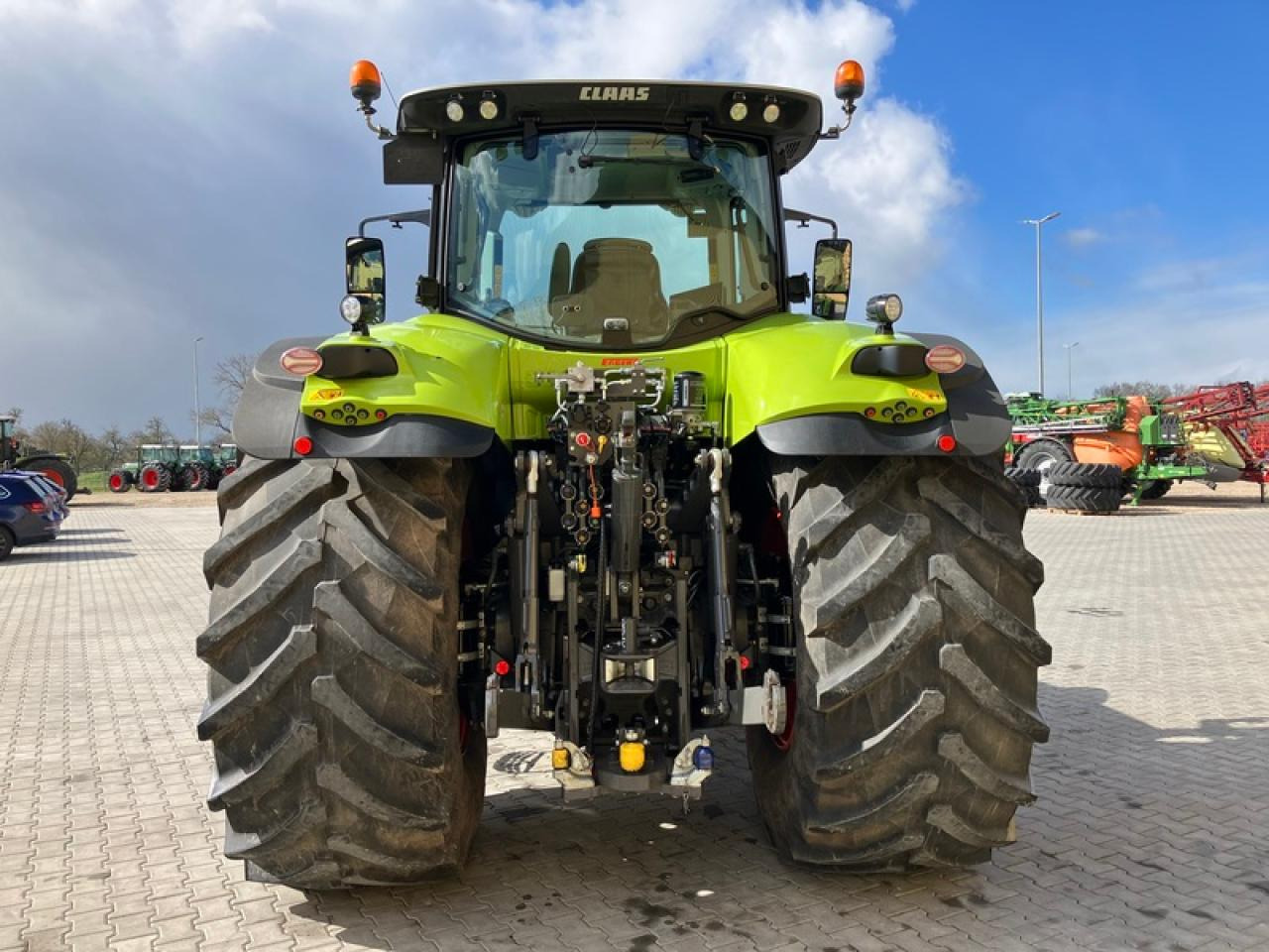 CLAAS AXION 870 - Traktor: bilde 4 CLAAS AXION 870 - Traktor: bilde 4