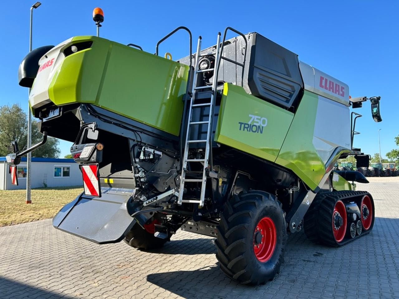 CLAAS TRION 750 TT APS HYBRID - Skurtresker: bilde 3 CLAAS TRION 750 TT APS HYBRID - Skurtresker: bilde 3