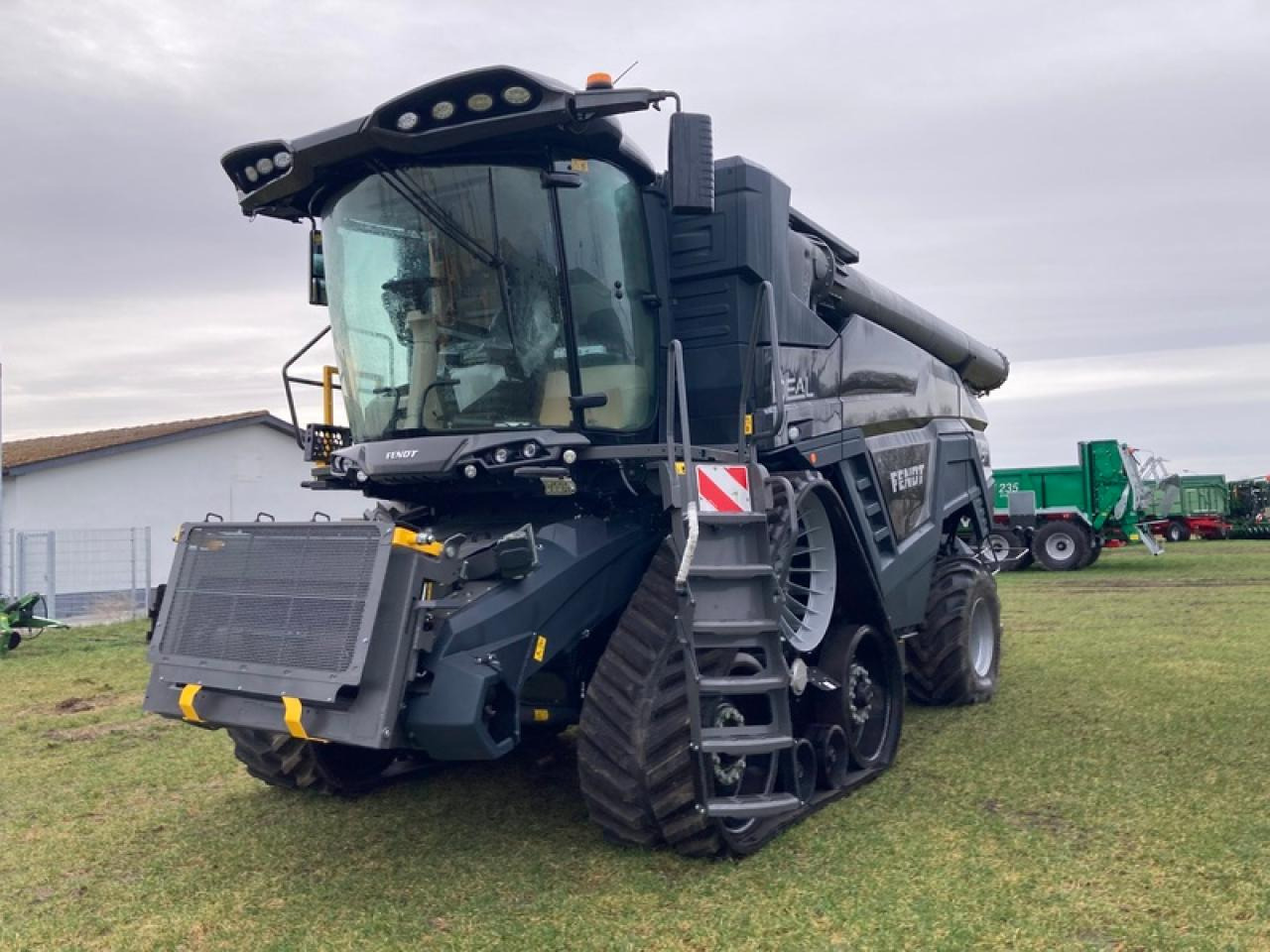Fendt IDEAL 9 INKL. SCHNEIDWERK+WAGEN - Skurtresker: bilde 2 Fendt IDEAL 9 INKL. SCHNEIDWERK+WAGEN - Skurtresker: bilde 2