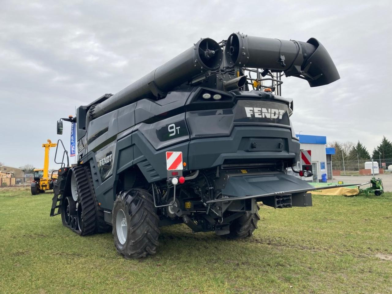 Fendt IDEAL 9 INKL. SCHNEIDWERK+WAGEN - Skurtresker: bilde 3 Fendt IDEAL 9 INKL. SCHNEIDWERK+WAGEN - Skurtresker: bilde 3