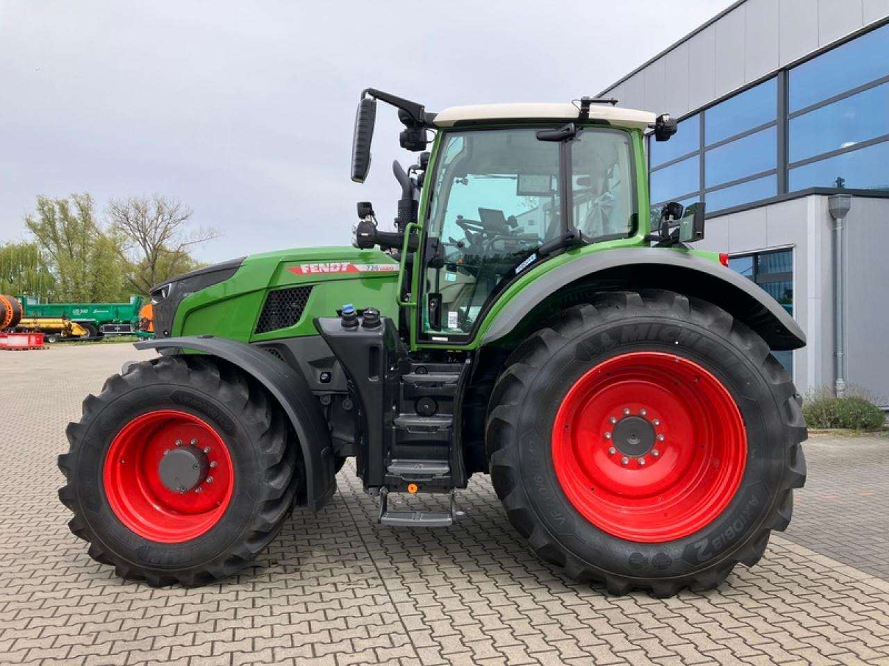 Fendt VARIO726 GEN 7 PROFI PLUS SET 2 - Traktor: bilde 2 Fendt VARIO726 GEN 7 PROFI PLUS SET 2 - Traktor: bilde 2