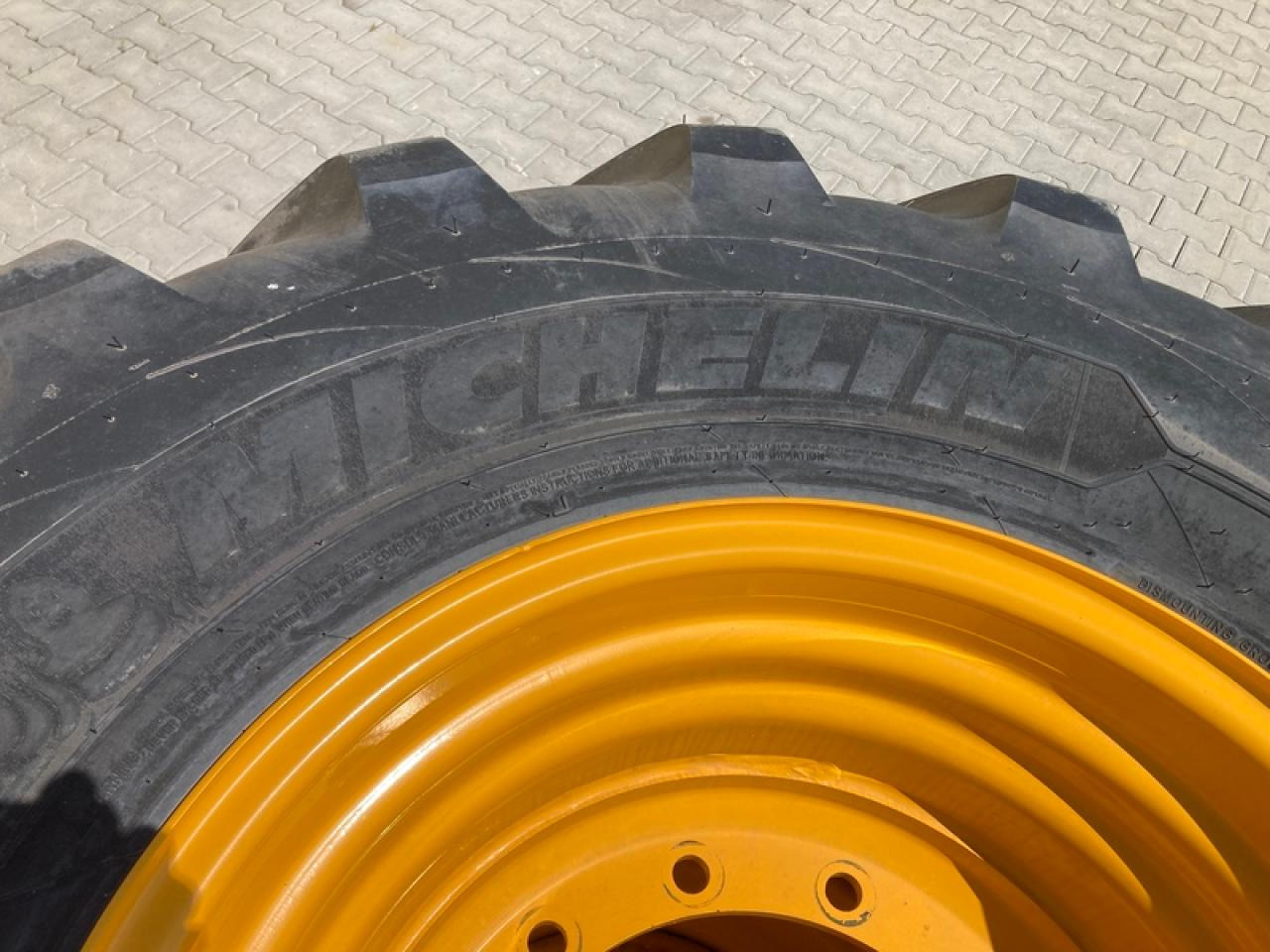 Michelin 620/70R26 VF CFO+ ZU JCB TM 420 - Dekk: bilde 5 Michelin 620/70R26 VF CFO+ ZU JCB TM 420 - Dekk: bilde 5
