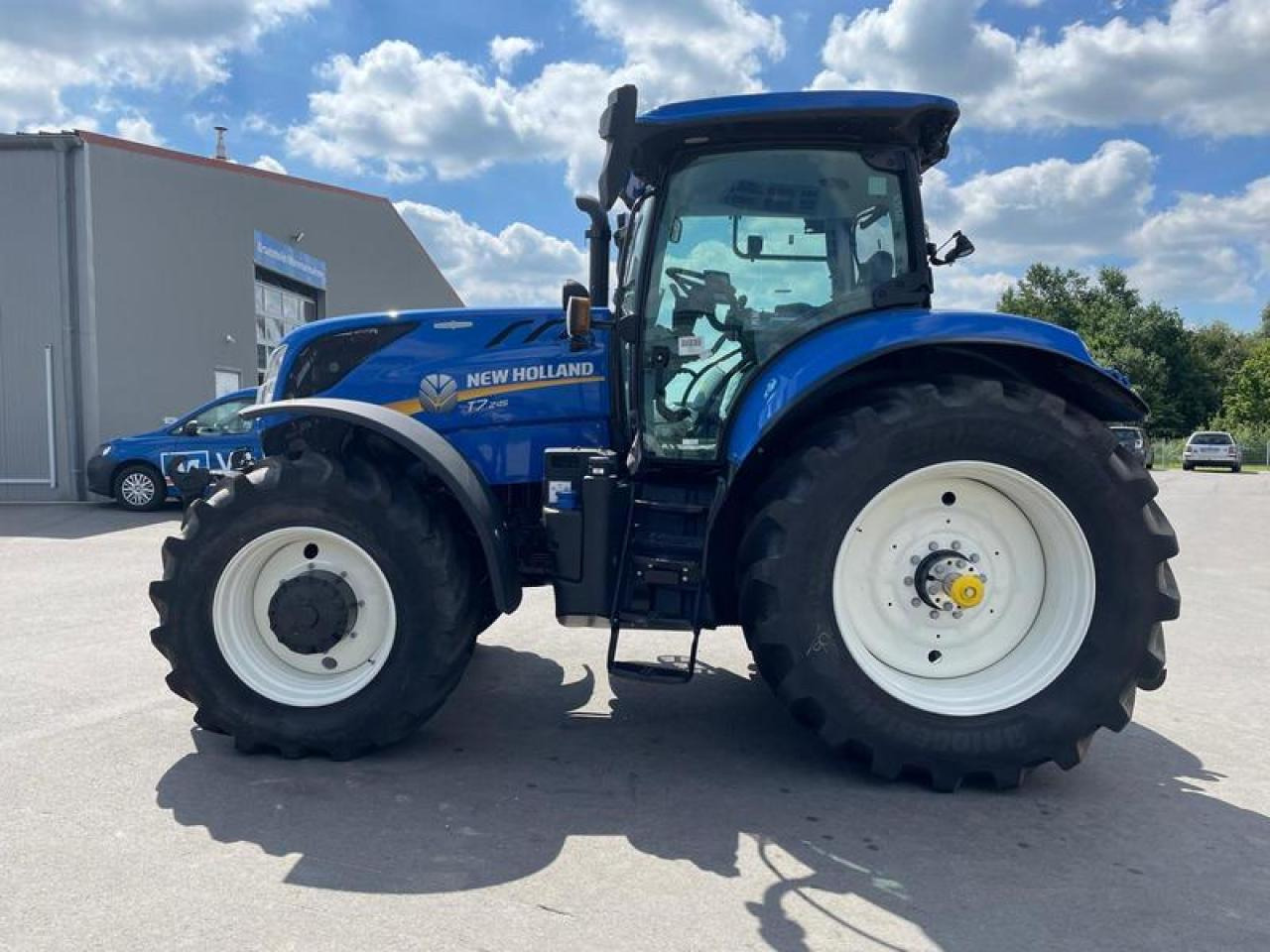 New Holland T 7.245 - Traktor: bilde 2 New Holland T 7.245 - Traktor: bilde 2