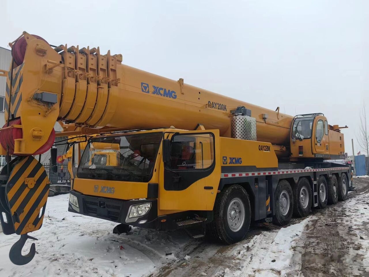 XCMG QAY200 truck crane 25 50 70 80 100 200 mobile crane for sale - Mobilkran: bilde 2 XCMG QAY200 truck crane 25 50 70 80 100 200 mobile crane for sale - Mobilkran: bilde 2
