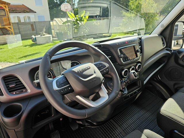 IVECO Daily 35S18 3.0 Koffer Voll-LED Navigation - Varebil med skap: bilde 5 IVECO Daily 35S18 3.0 Koffer Voll-LED Navigation - Varebil med skap: bilde 5