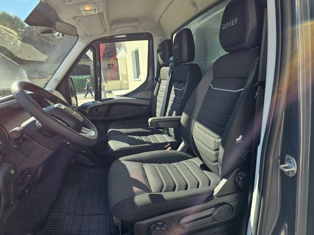 IVECO Daily 35S18 3.0 Koffer Voll-LED Navigation - Varebil med skap: bilde 2 IVECO Daily 35S18 3.0 Koffer Voll-LED Navigation - Varebil med skap: bilde 2