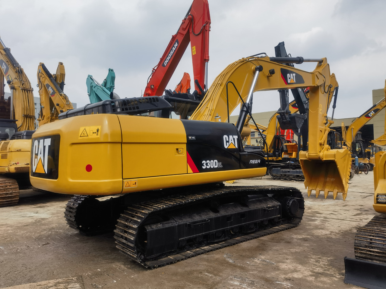 CAT 330D2L Excavator - Beltegraver: bilde 2 CAT 330D2L Excavator - Beltegraver: bilde 2