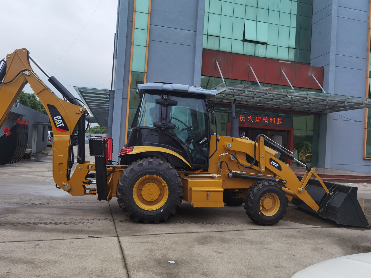 CAT 420F Backhoe Loader - Traktorgraver: bilde 3 CAT 420F Backhoe Loader - Traktorgraver: bilde 3