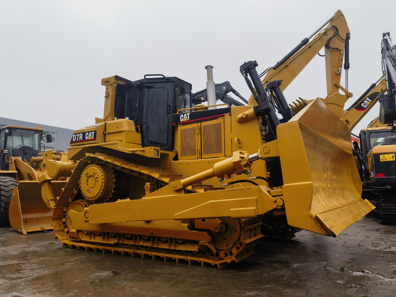 CAT D7R Bulldozer - Bulldozer: bilde 1 CAT D7R Bulldozer - Bulldozer: bilde 1