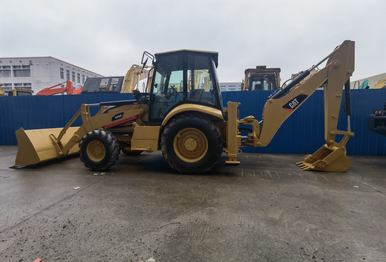 Cat 420F backhoe loader - Traktorgraver: bilde 2 Cat 420F backhoe loader - Traktorgraver: bilde 2