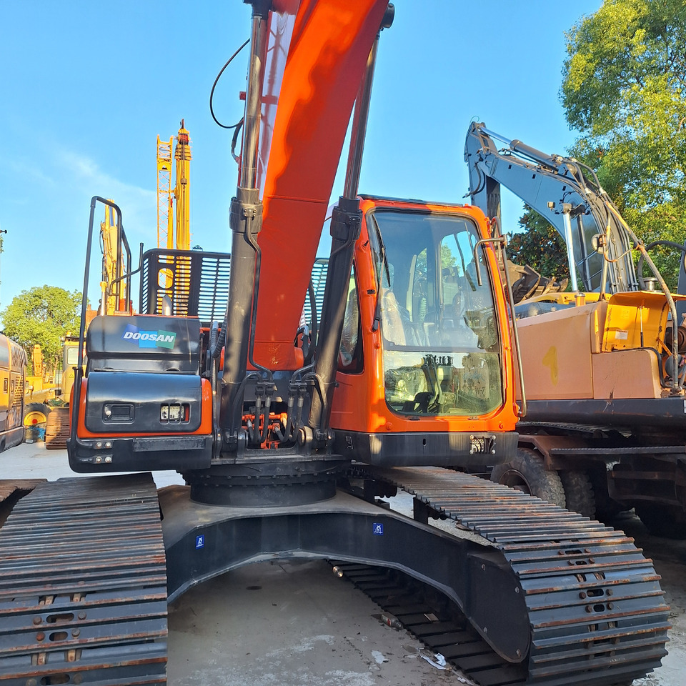 Doosan Dx225LC-9C Crawler Excavator - Beltegraver: bilde 2 Doosan Dx225LC-9C Crawler Excavator - Beltegraver: bilde 2