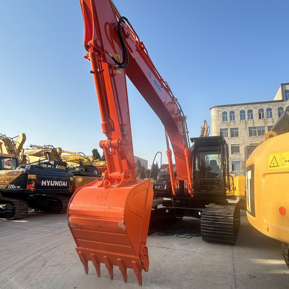 Hitachi ZX200-3 Excavator - Beltegraver: bilde 1 Hitachi ZX200-3 Excavator - Beltegraver: bilde 1