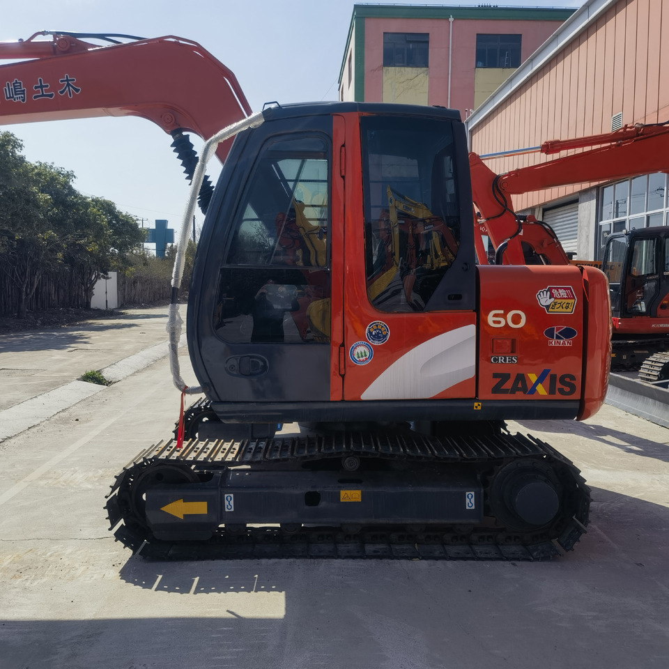 Hitachi ZX60 Excavator - Beltegraver: bilde 1 Hitachi ZX60 Excavator - Beltegraver: bilde 1