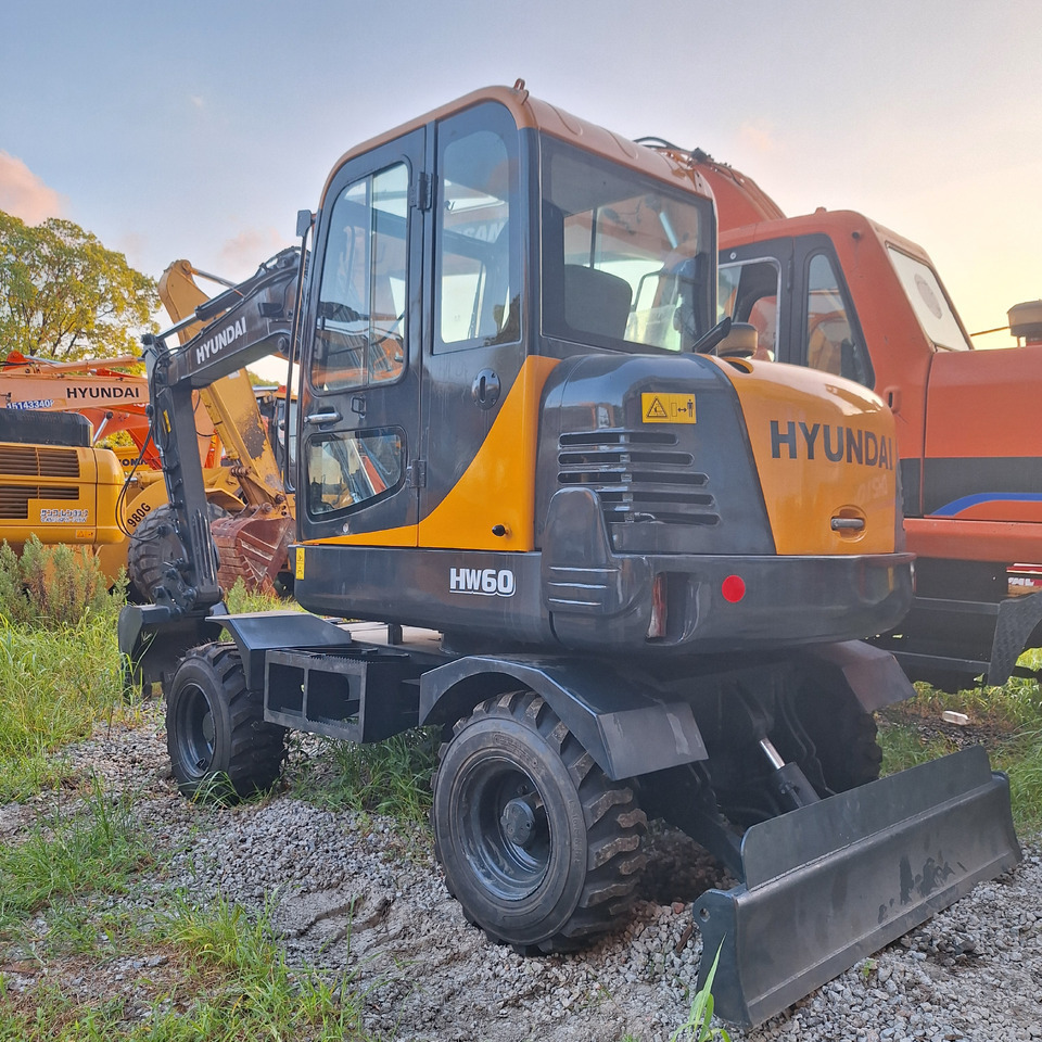 Hyundai 60vs excavator - Hjulgraver: bilde 4 Hyundai 60vs excavator - Hjulgraver: bilde 4