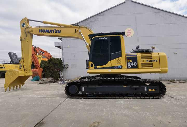 Japan original Used second hand excavator Komatsu PC240LC-8 hydraulic excavator digger for sale - Beltegraver: bilde 5 Japan original Used second hand excavator Komatsu PC240LC-8 hydraulic excavator digger for sale - Beltegraver: bilde 5