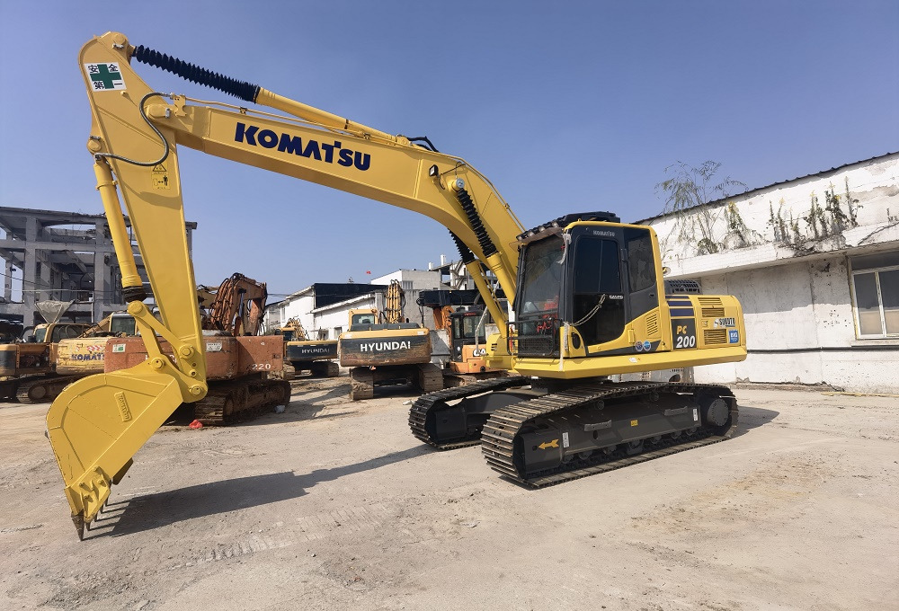 Komatsu PC200-8 Excavator - Beltegraver: bilde 4 Komatsu PC200-8 Excavator - Beltegraver: bilde 4